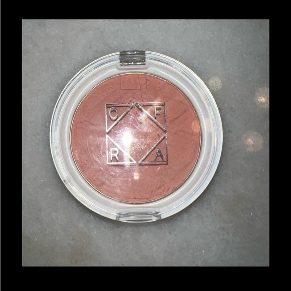 New OFRA Brand New Bellini IG famous Compact Powder Matte Peach Blush Contour - Picture 3 of 7